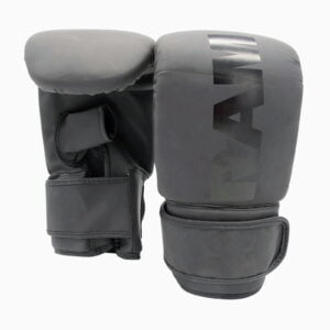 Guantes de saco de boxeo de RAM.