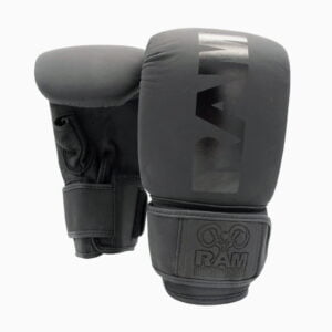 Guantes de saco de boxeo de cuero de RAM.